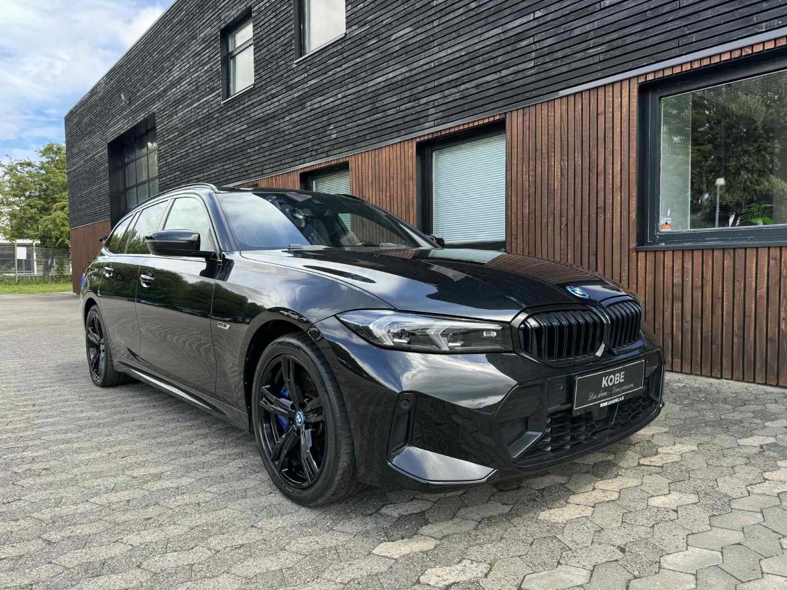BMW 330e 2,0 Touring M-Sport aut. 5d – billede 1